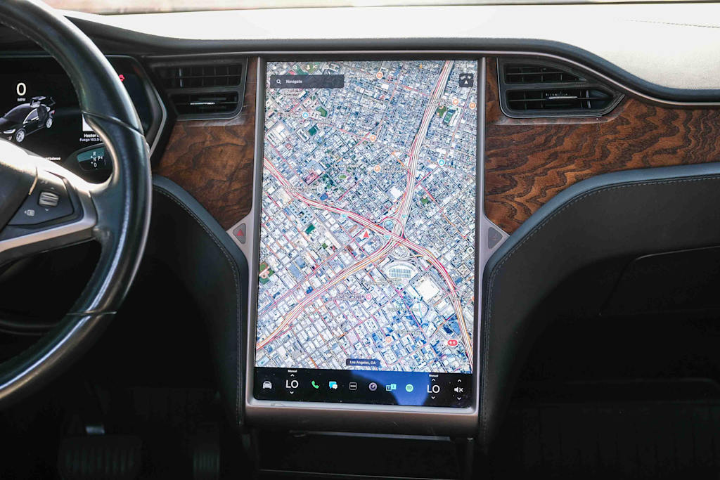 Thumbnail: 2018 Tesla Model X - 10