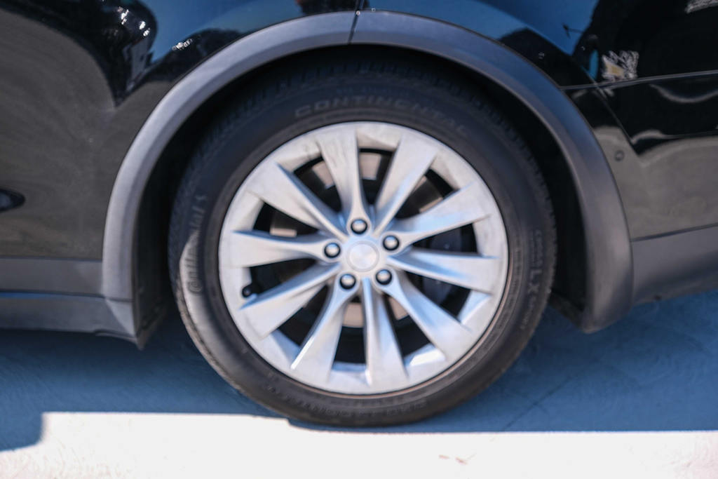 Thumbnail: 2018 Tesla Model X - 5