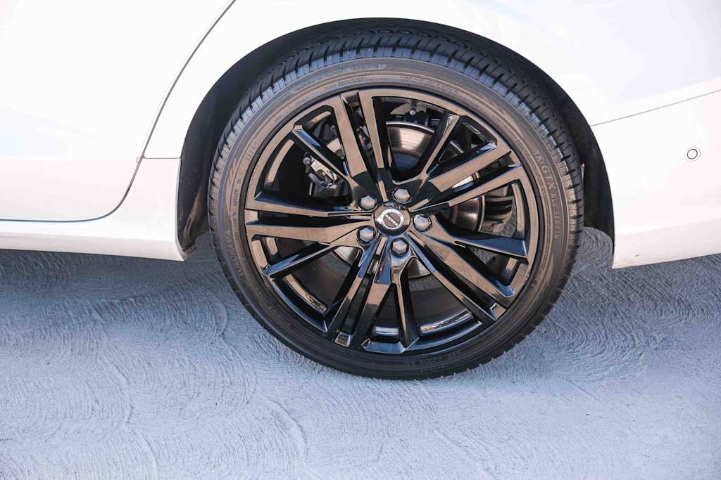 Thumbnail: 2023 Volvo S60 - 6