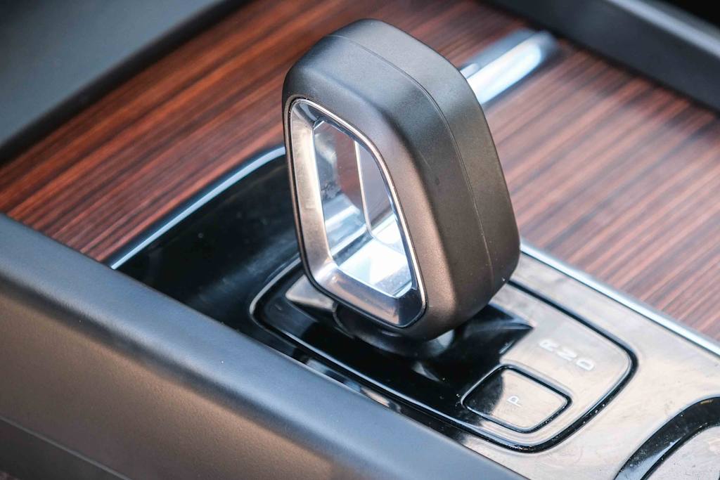 Thumbnail: 2023 Volvo S60 - 23