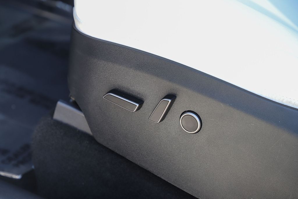 Thumbnail: 2023 Tesla Model Y - 24