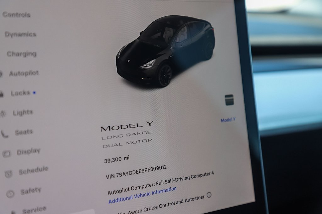 Thumbnail: 2023 Tesla Model Y - 14