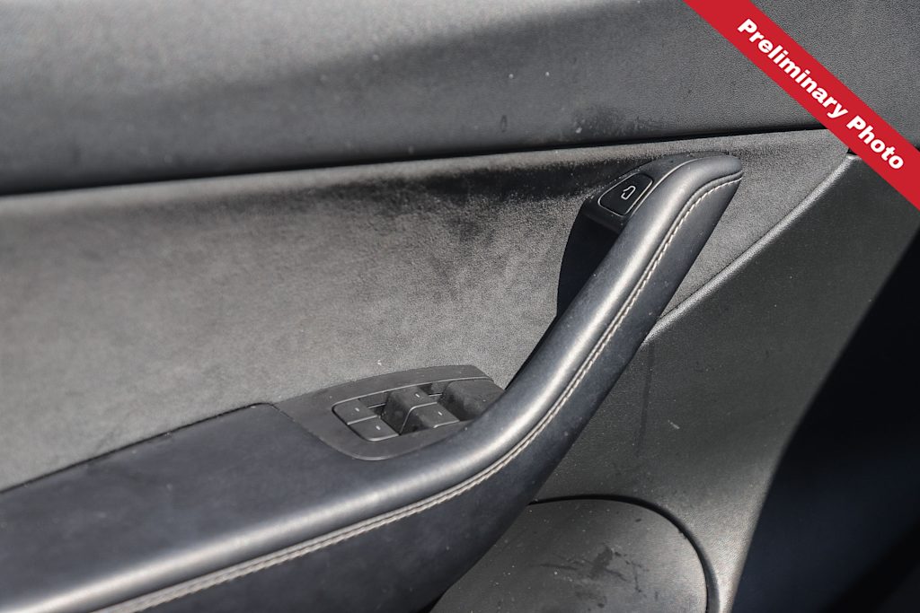 Thumbnail: 2022 Tesla Model Y - 17