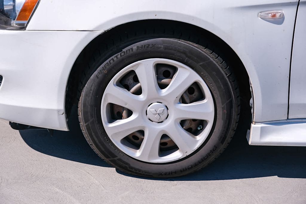 Thumbnail: 2014 Mitsubishi Lancer - 18