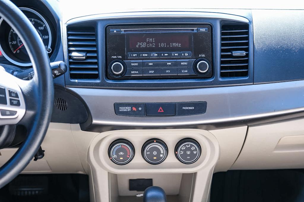 Thumbnail: 2014 Mitsubishi Lancer - 11