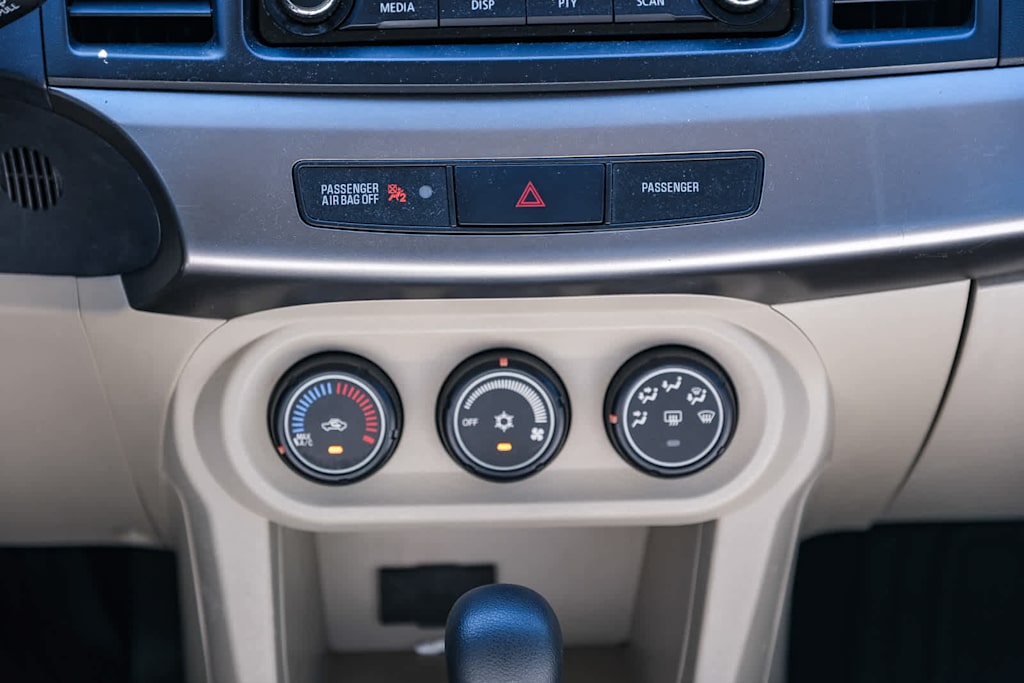 Thumbnail: 2014 Mitsubishi Lancer - 21
