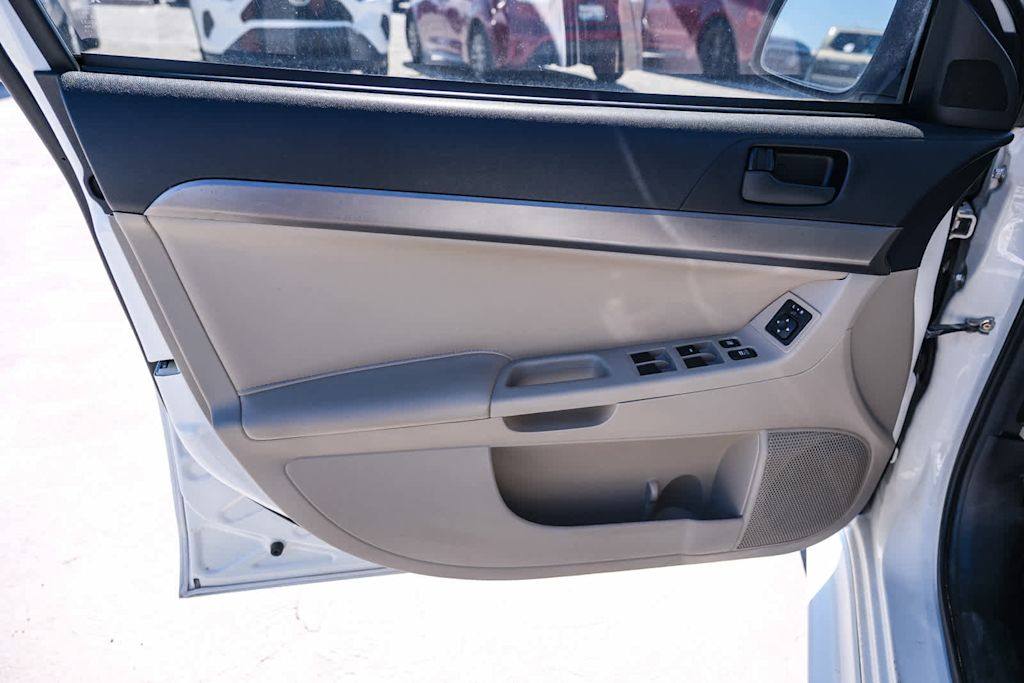 Thumbnail: 2014 Mitsubishi Lancer - 24