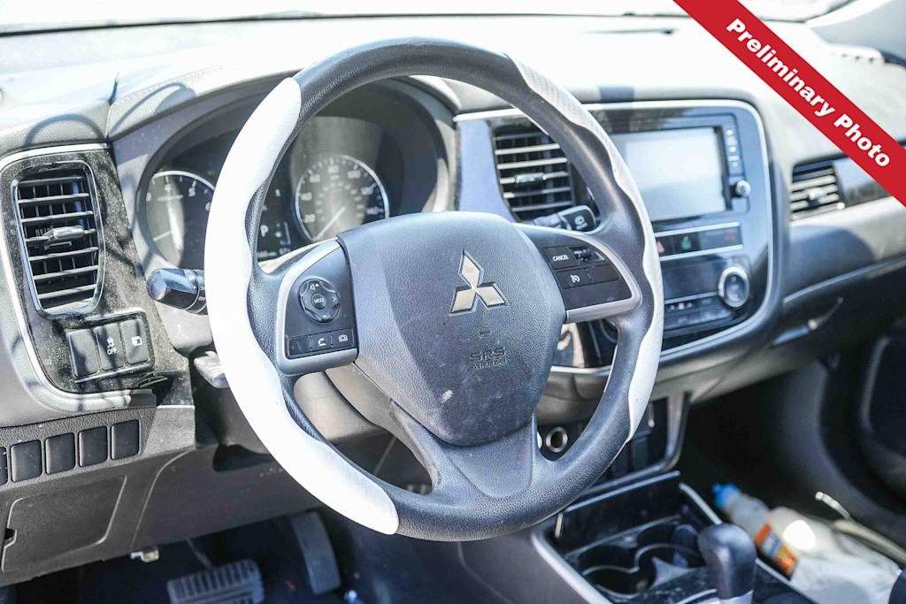 Thumbnail: 2019 Mitsubishi Outlander - 2