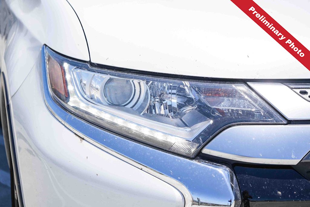 Thumbnail: 2019 Mitsubishi Outlander - 14