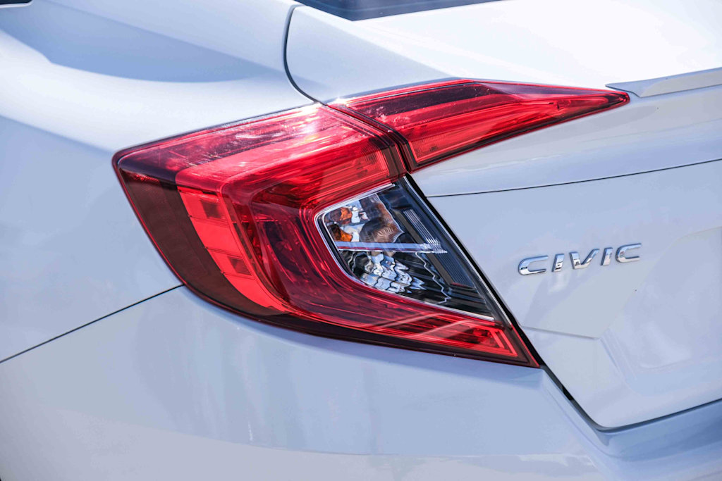 Thumbnail: 2018 Honda Civic - 18