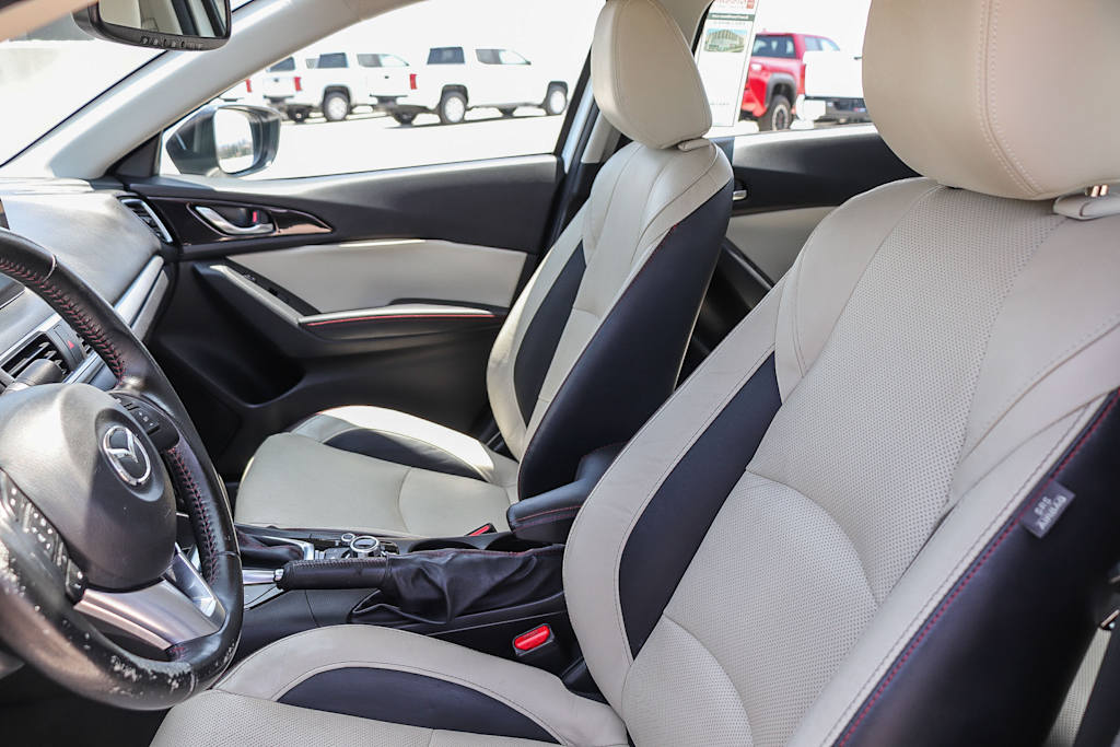 Thumbnail: 2016 Mazda Mazda3 - 10