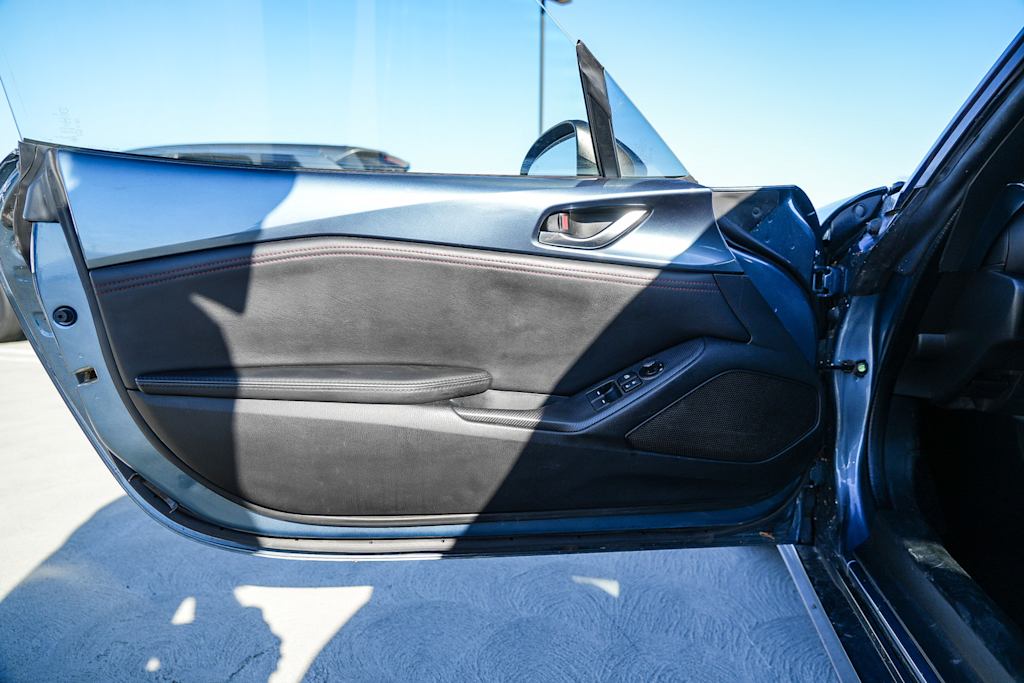 Thumbnail: 2016 Mazda MX-5 Miata - 20