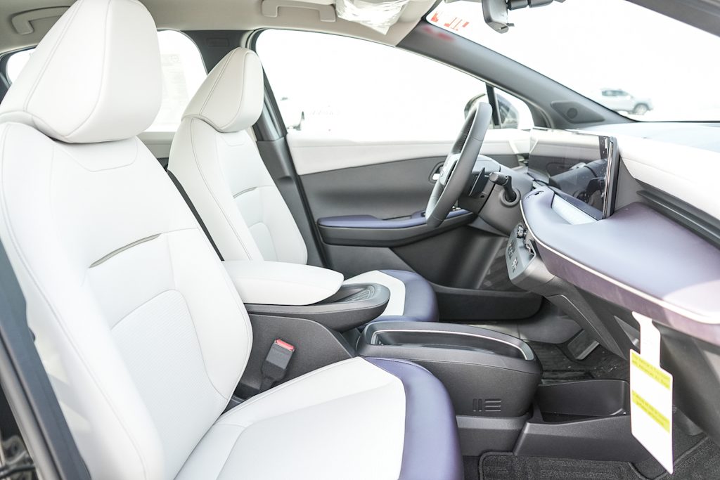 Thumbnail: 2026 Nissan Leaf - 10