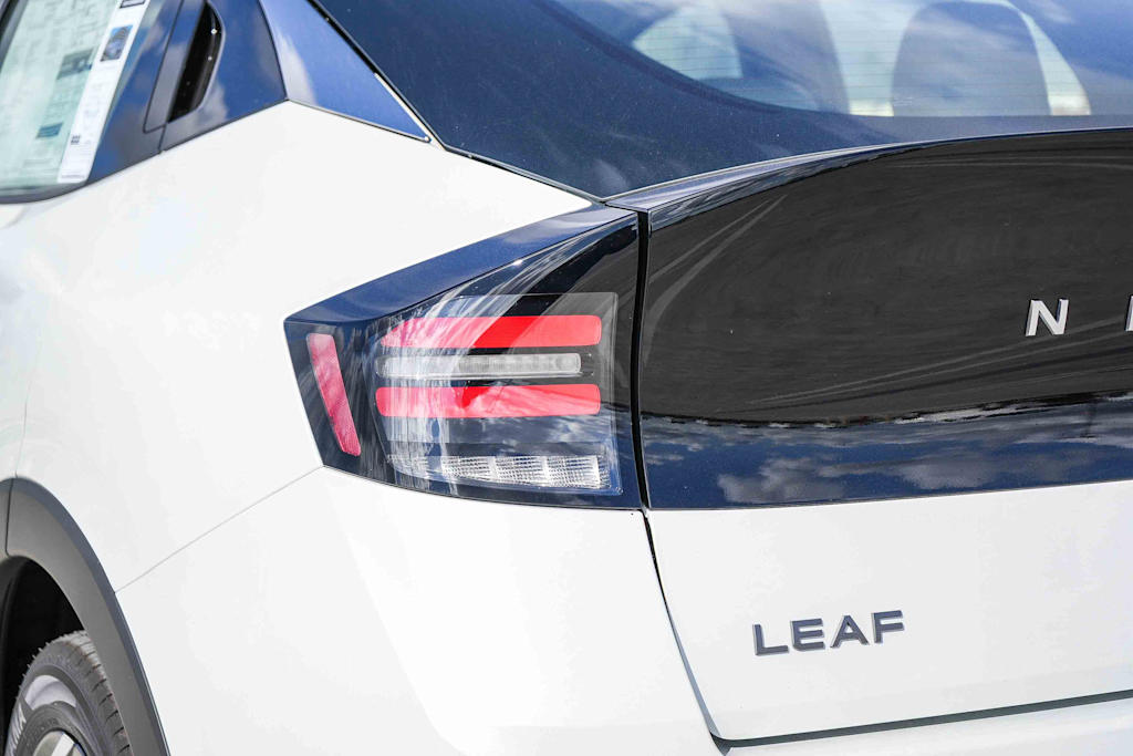 Thumbnail: 2026 Nissan Leaf - 20