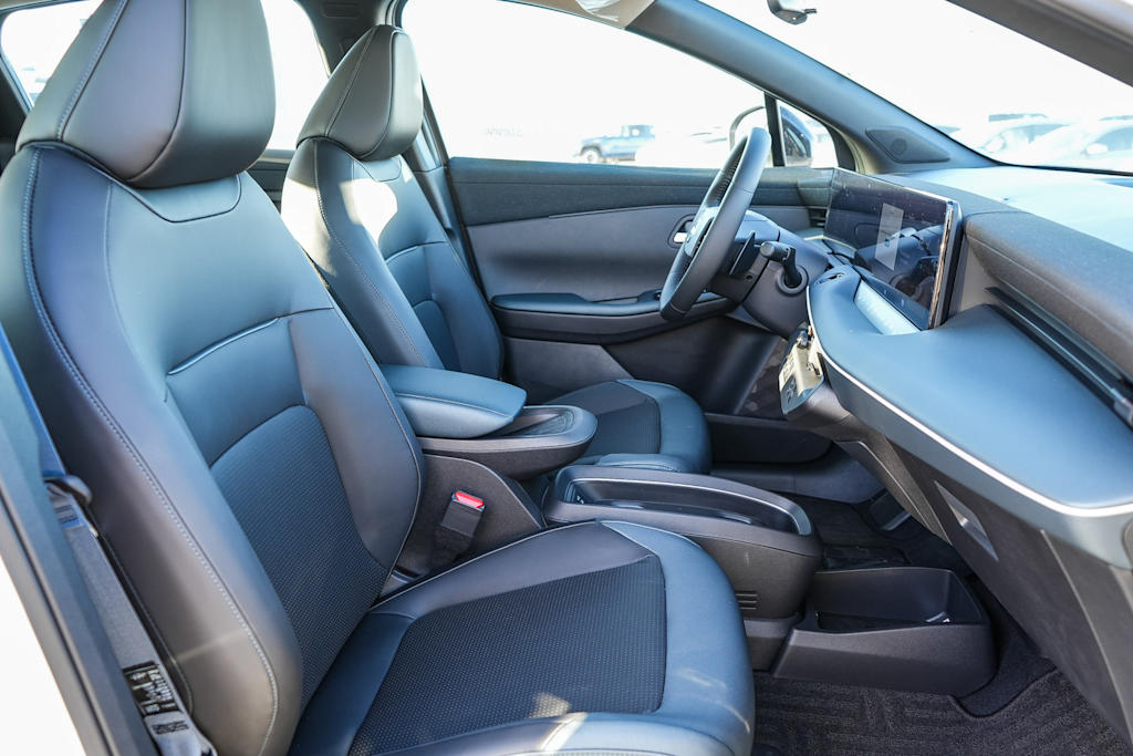 Thumbnail: 2026 Nissan Leaf - 9