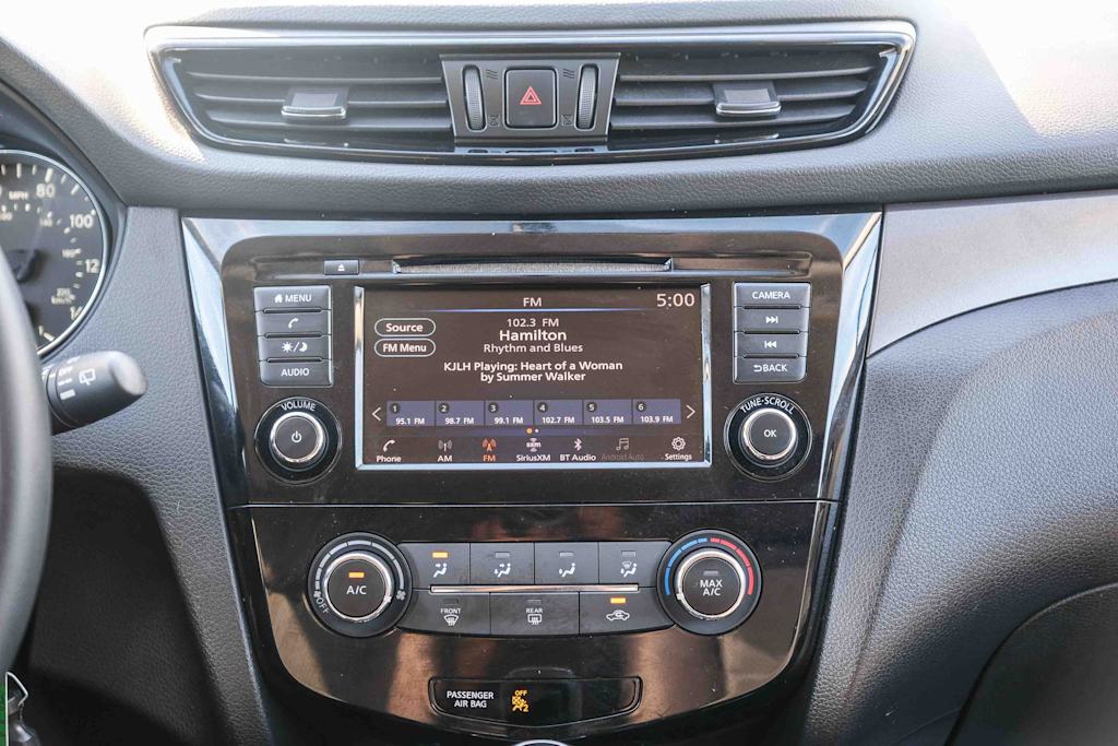 Thumbnail: 2019 Nissan Rogue Sport - 13
