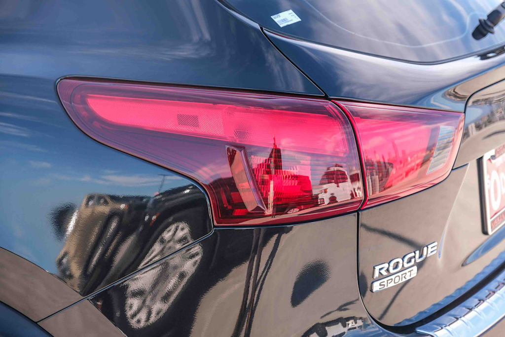Thumbnail: 2019 Nissan Rogue Sport - 19