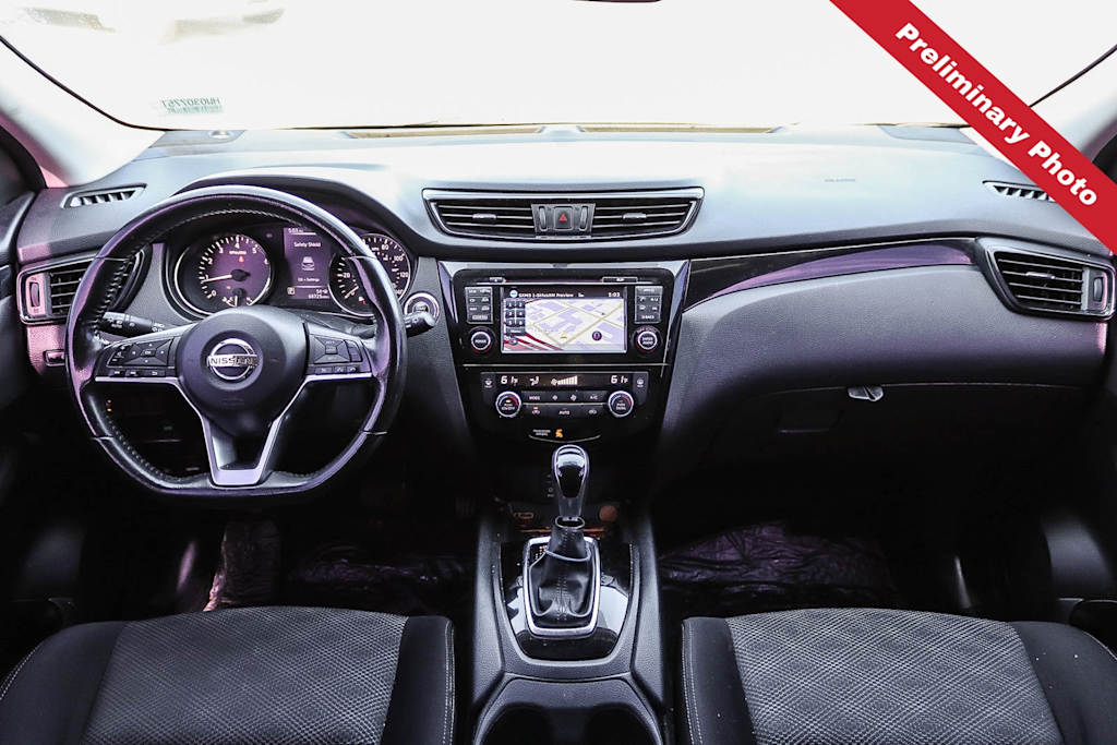 Thumbnail: 2017 Nissan Rogue Sport - 2
