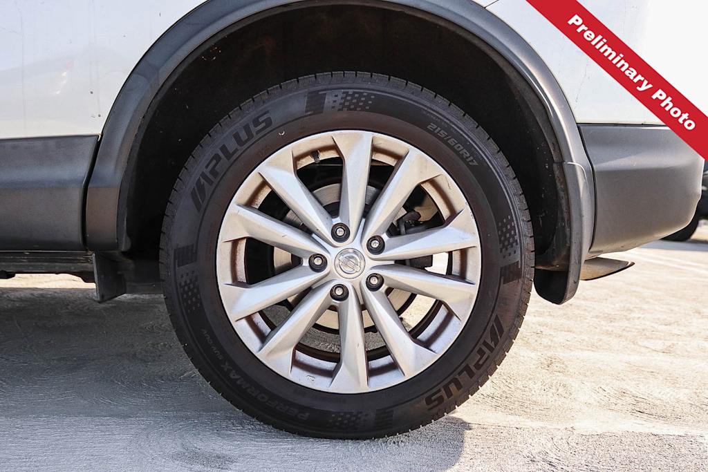 Thumbnail: 2017 Nissan Rogue Sport - 7