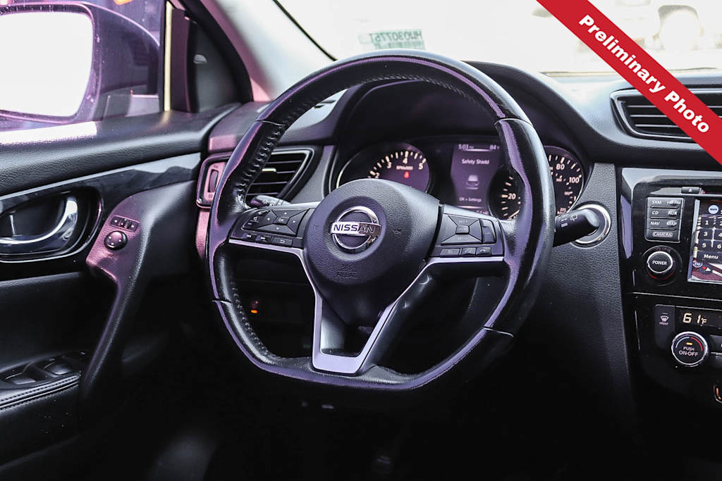 Thumbnail: 2017 Nissan Rogue Sport - 8