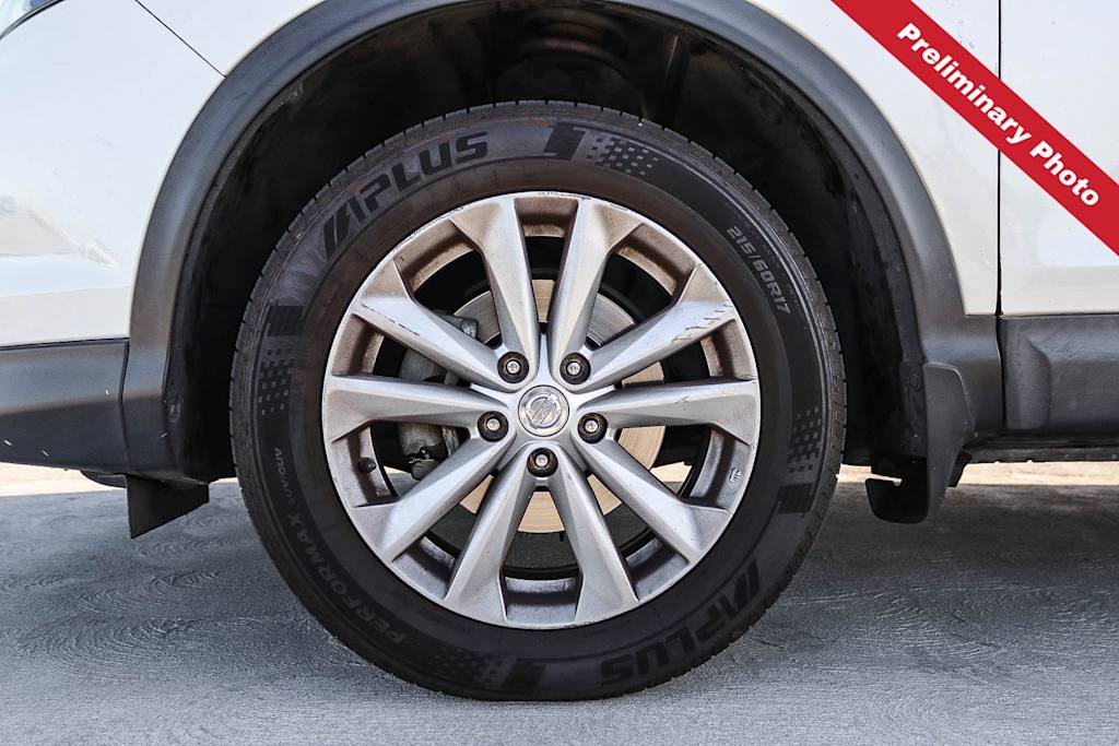 Thumbnail: 2017 Nissan Rogue Sport - 19
