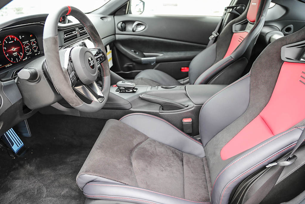 Thumbnail: 2025 Nissan Z - 10