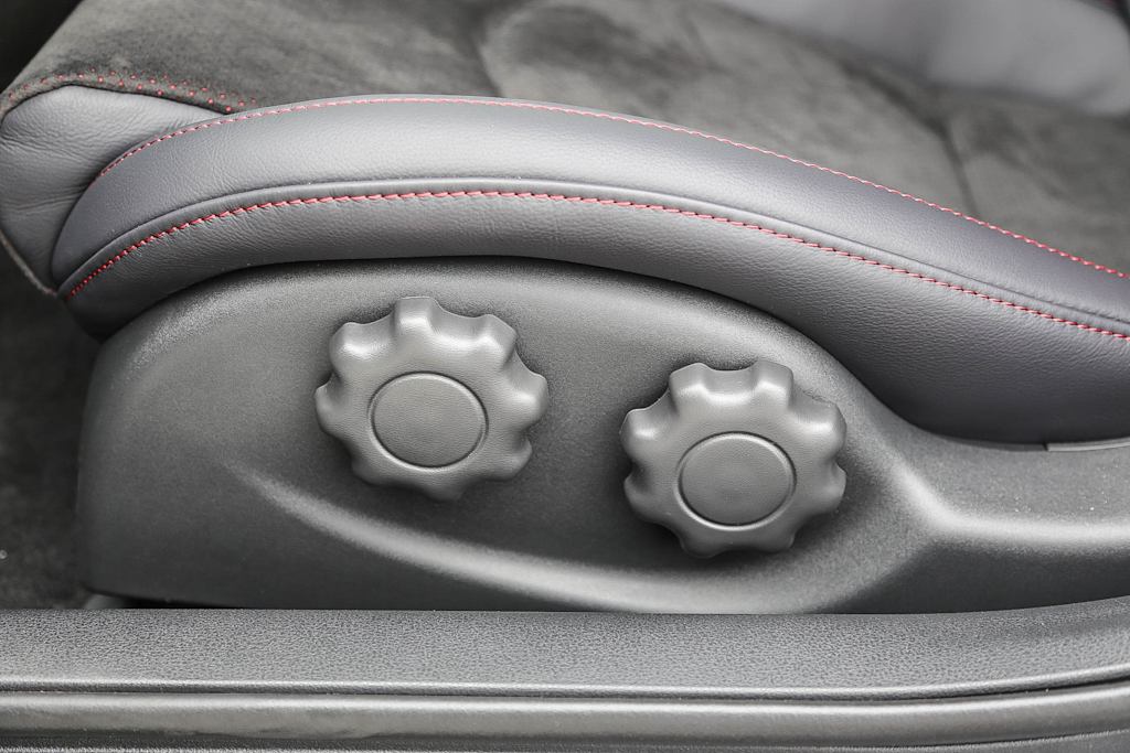 Thumbnail: 2025 Nissan Z - 24