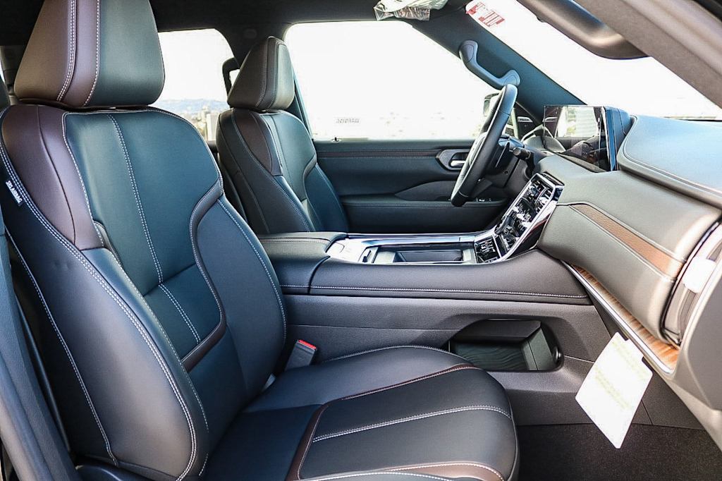 Thumbnail: 2026 Nissan Armada - 9