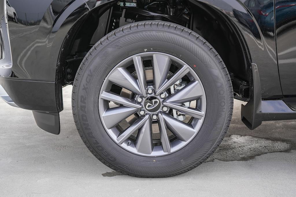 Thumbnail: 2026 INFINITI QX80 - 21