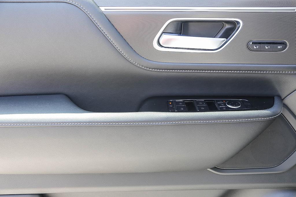 2025 INFINITI QX80 Pure 26