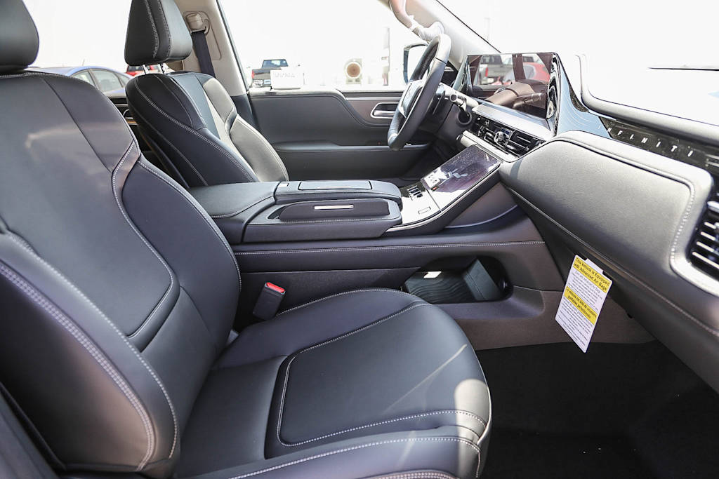 2025 INFINITI QX80 Pure 11