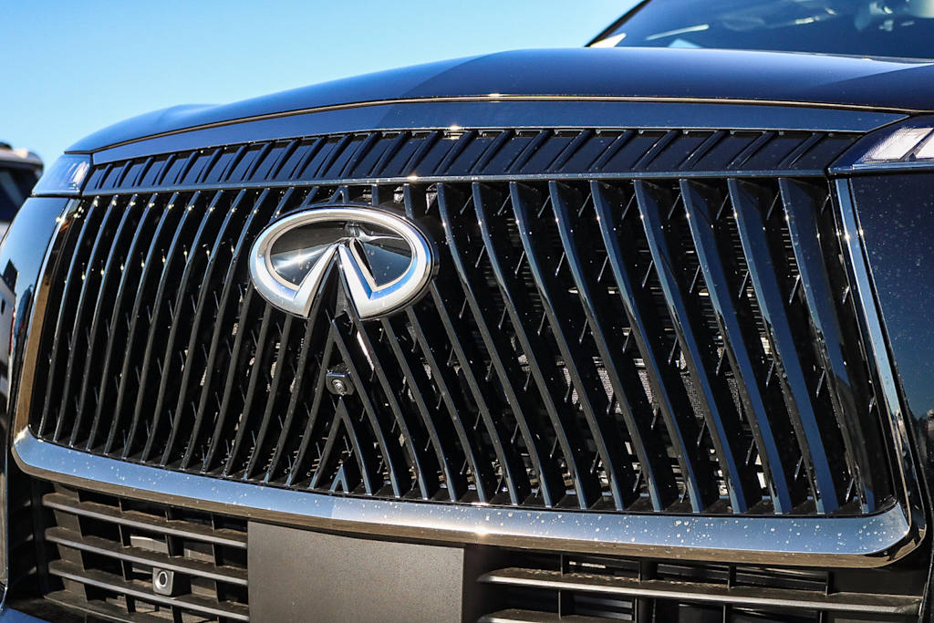 Thumbnail: 2026 INFINITI QX80 - 6