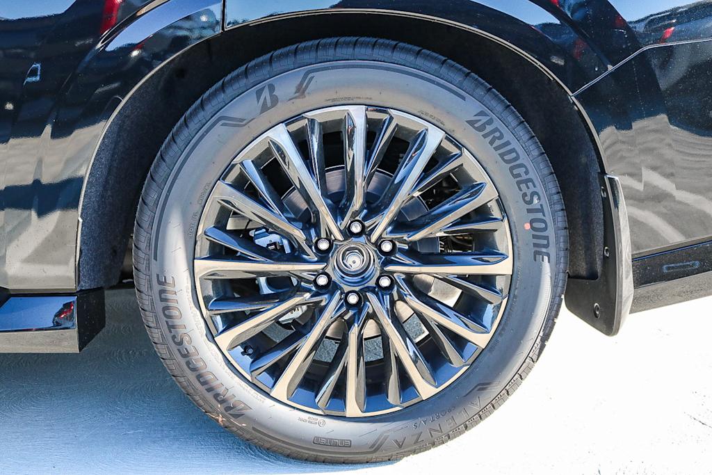 Thumbnail: 2026 INFINITI QX80 - 7