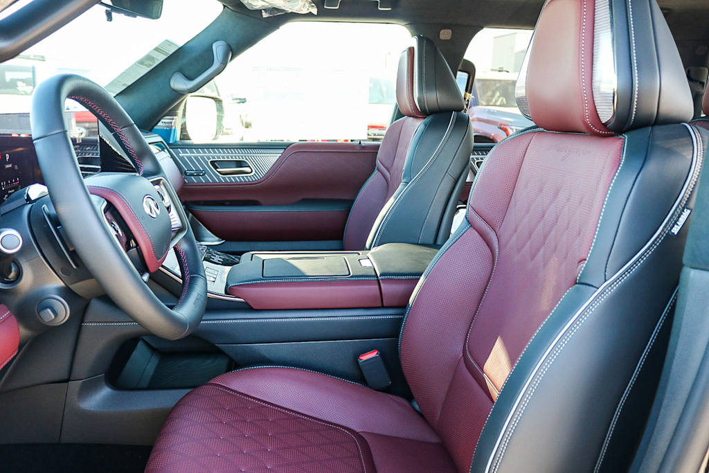 Thumbnail: 2026 INFINITI QX80 - 11