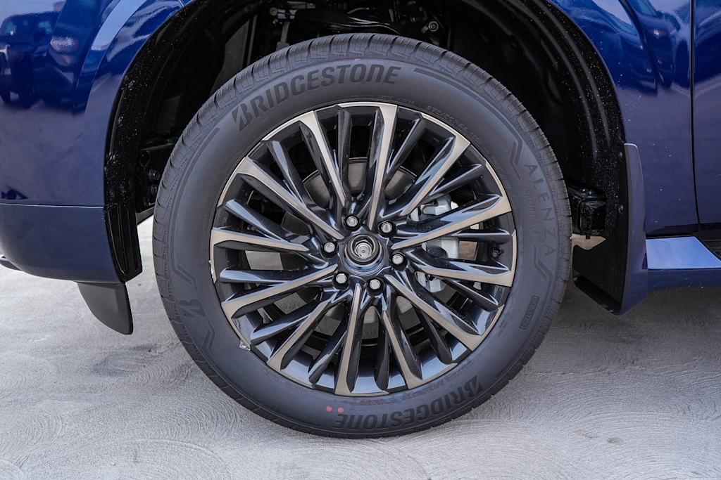 Thumbnail: 2026 INFINITI QX80 - 20