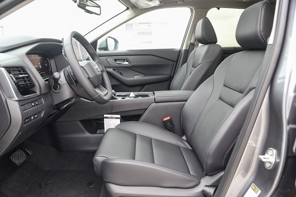 Thumbnail: 2025 Nissan Rogue - 10