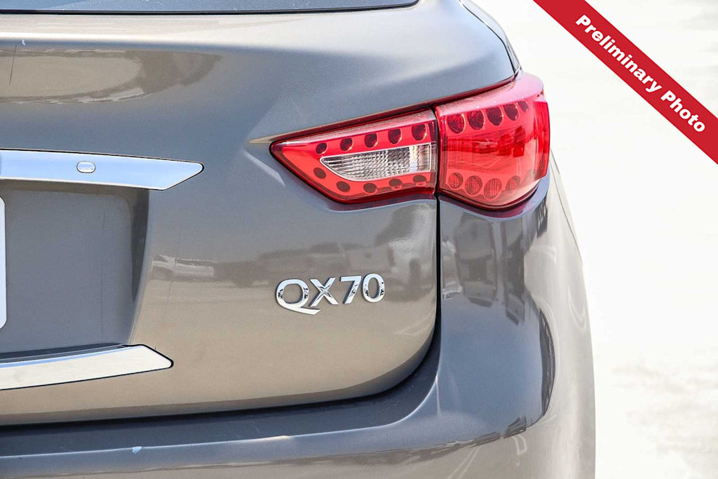 Thumbnail: 2016 INFINITI QX70 - 17