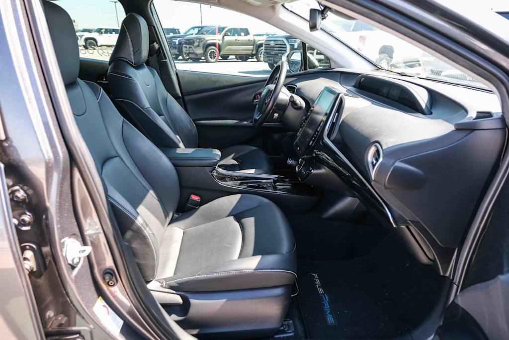 Thumbnail: 2021 Toyota Prius Prime - 10