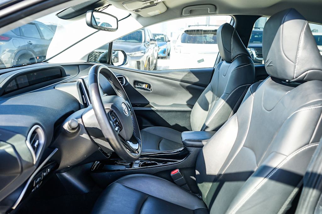 Thumbnail: 2021 Toyota Prius Prime - 11