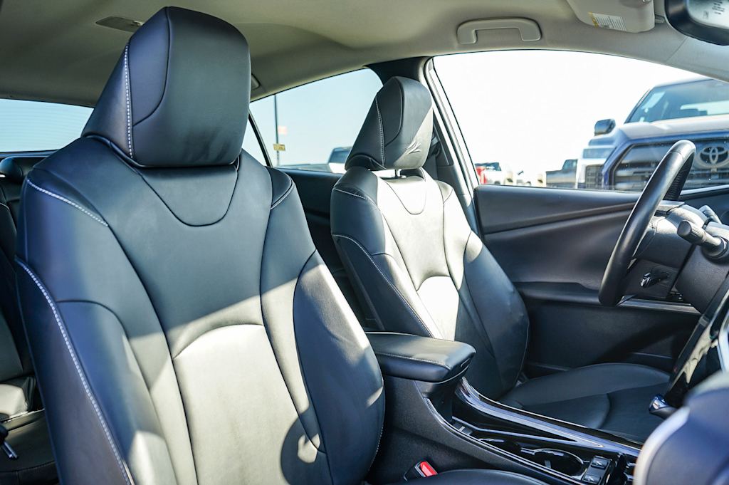 Thumbnail: 2021 Toyota Prius Prime - 10