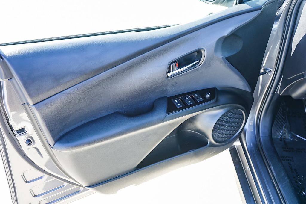 Thumbnail: 2021 Toyota Prius Prime - 24