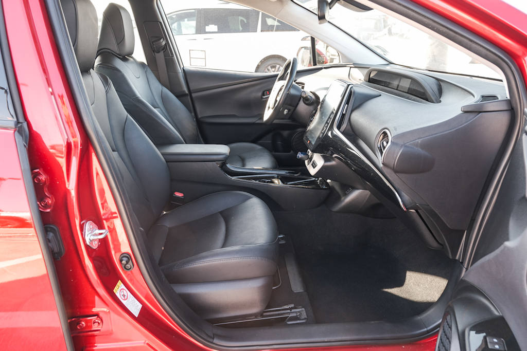 Thumbnail: 2017 Toyota Prius Prime - 8