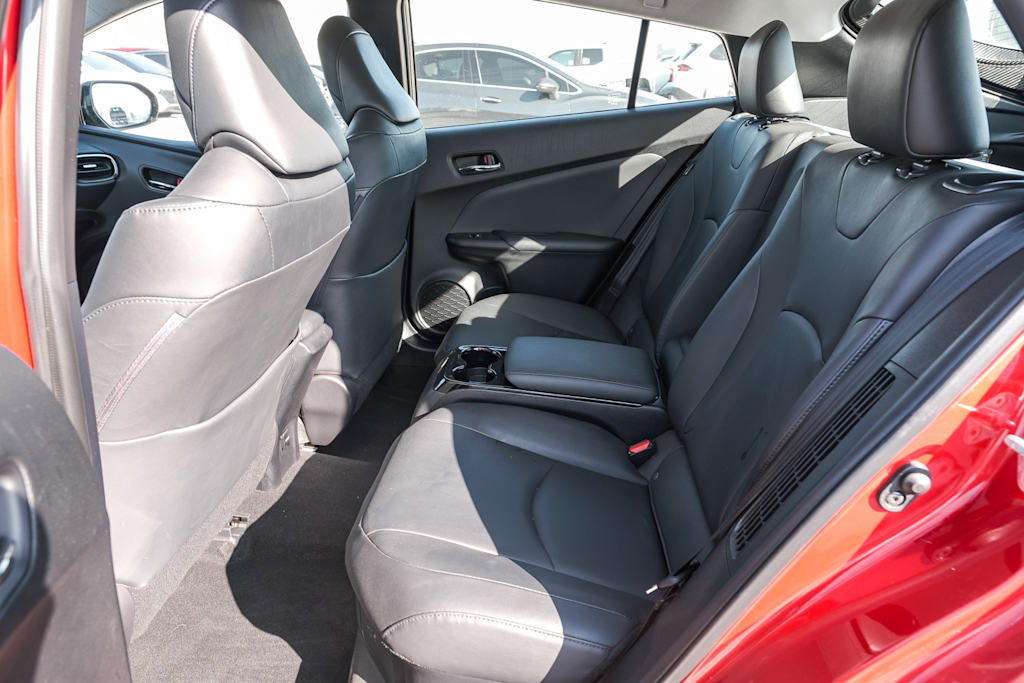 Thumbnail: 2017 Toyota Prius Prime - 10