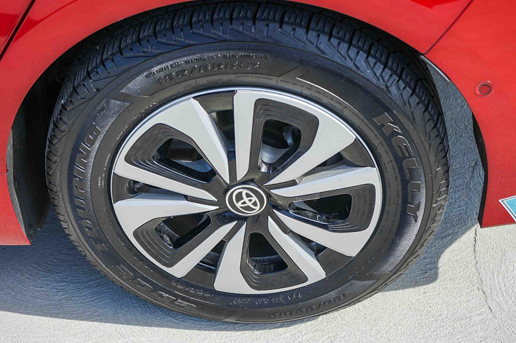 Thumbnail: 2017 Toyota Prius Prime - 7