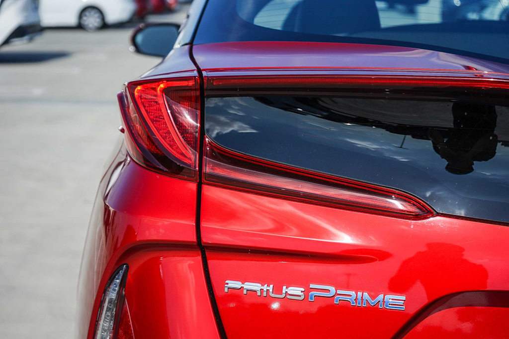 Thumbnail: 2017 Toyota Prius Prime - 20
