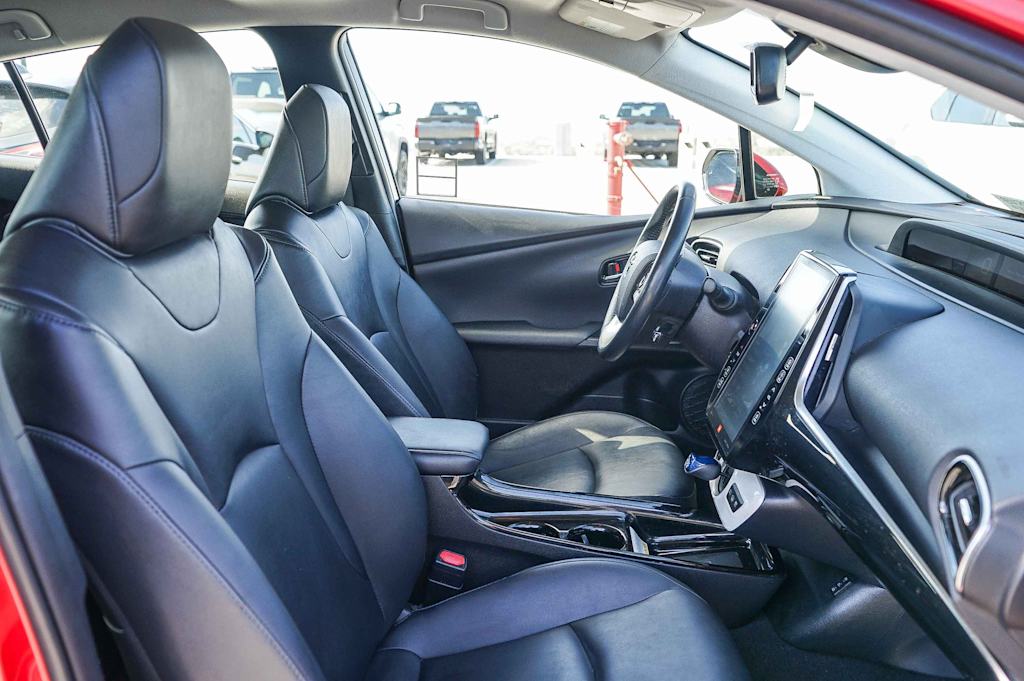 Thumbnail: 2017 Toyota Prius Prime - 10