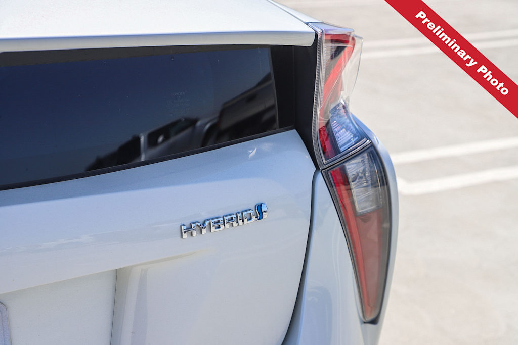 Thumbnail: 2017 Toyota Prius - 16