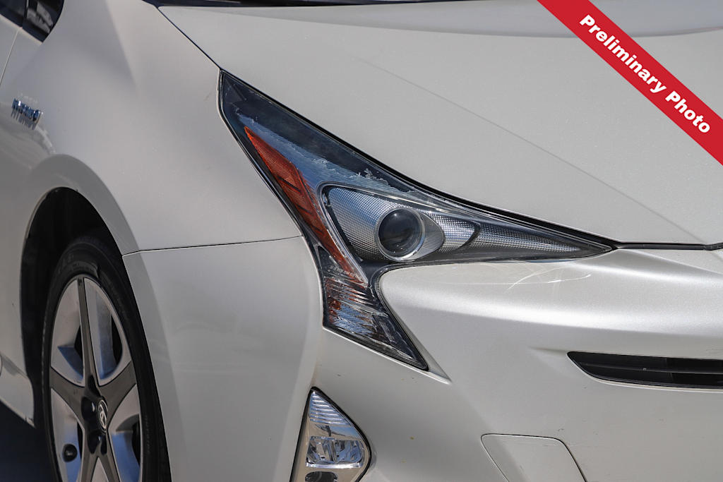 Thumbnail: 2017 Toyota Prius - 6