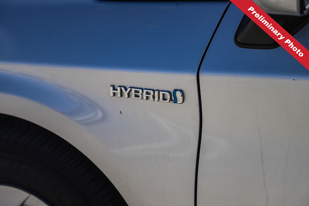Thumbnail: 2015 Toyota Prius - 17