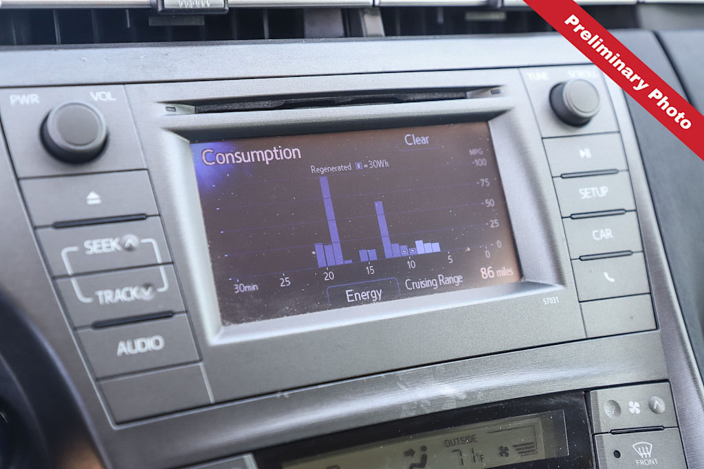 Thumbnail: 2015 Toyota Prius - 9